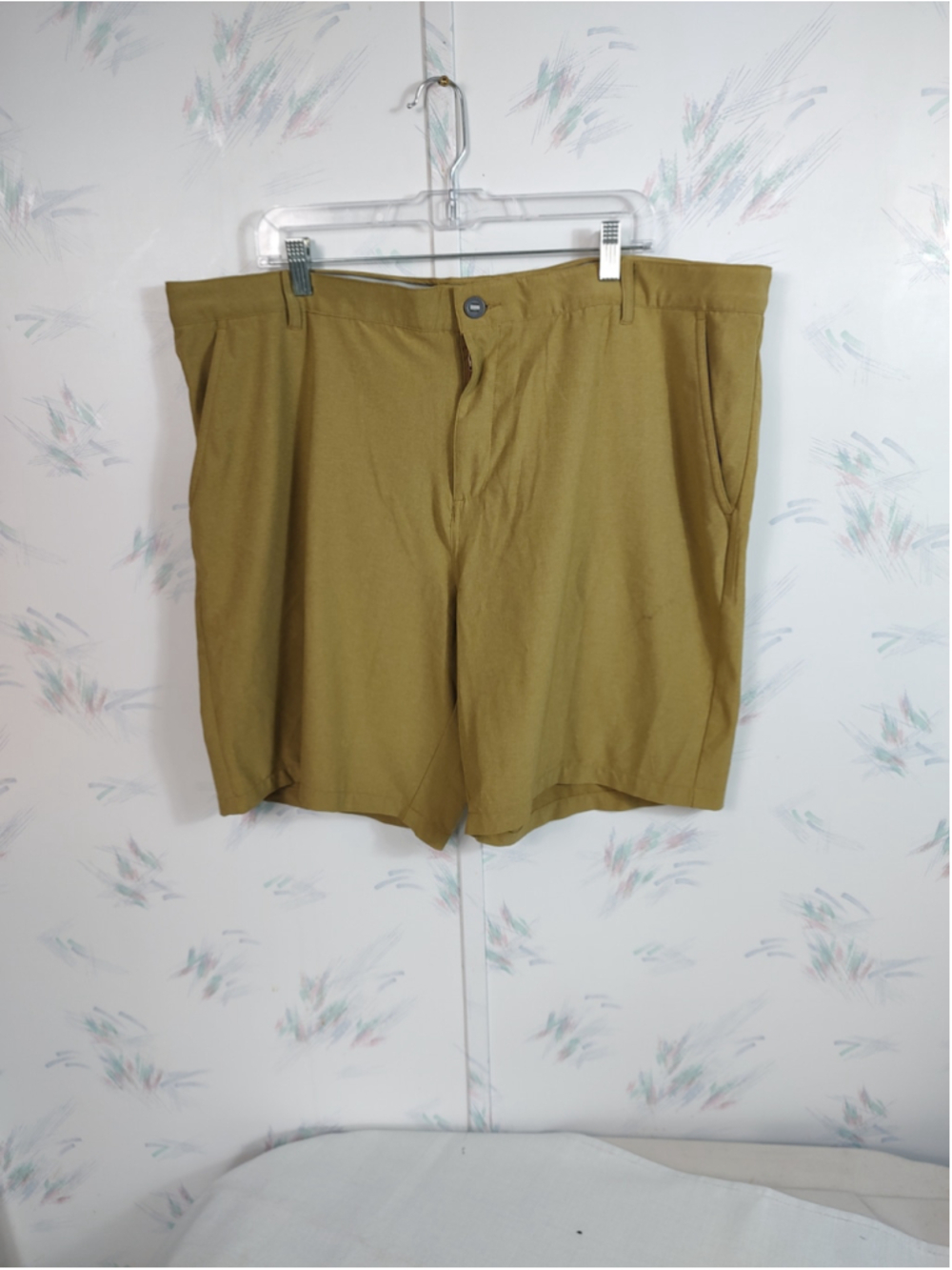 Men's Puma Flat Front Shorts Tan Waist 42